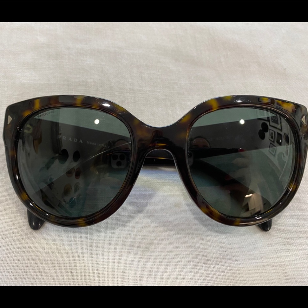 Prada Sunglasses -Black/ brown tortoise - used